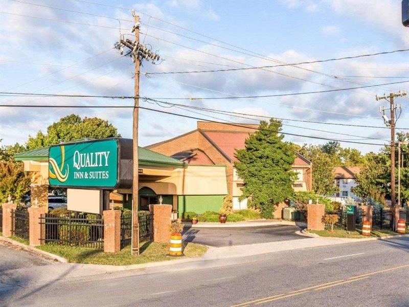 Quality Inn & Suites Coliseum Greensboro Bagian luar foto