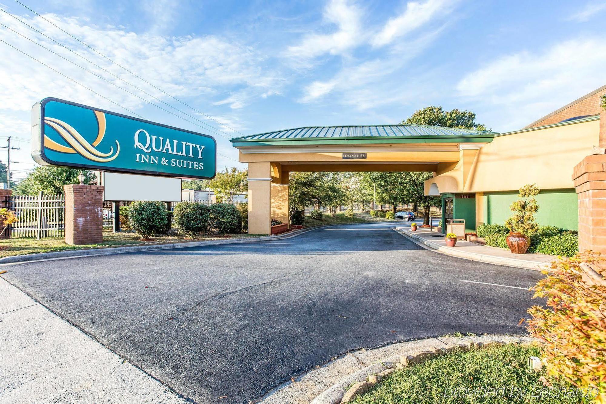 Quality Inn & Suites Coliseum Greensboro Bagian luar foto